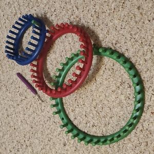 Circular Knitting looms/pick